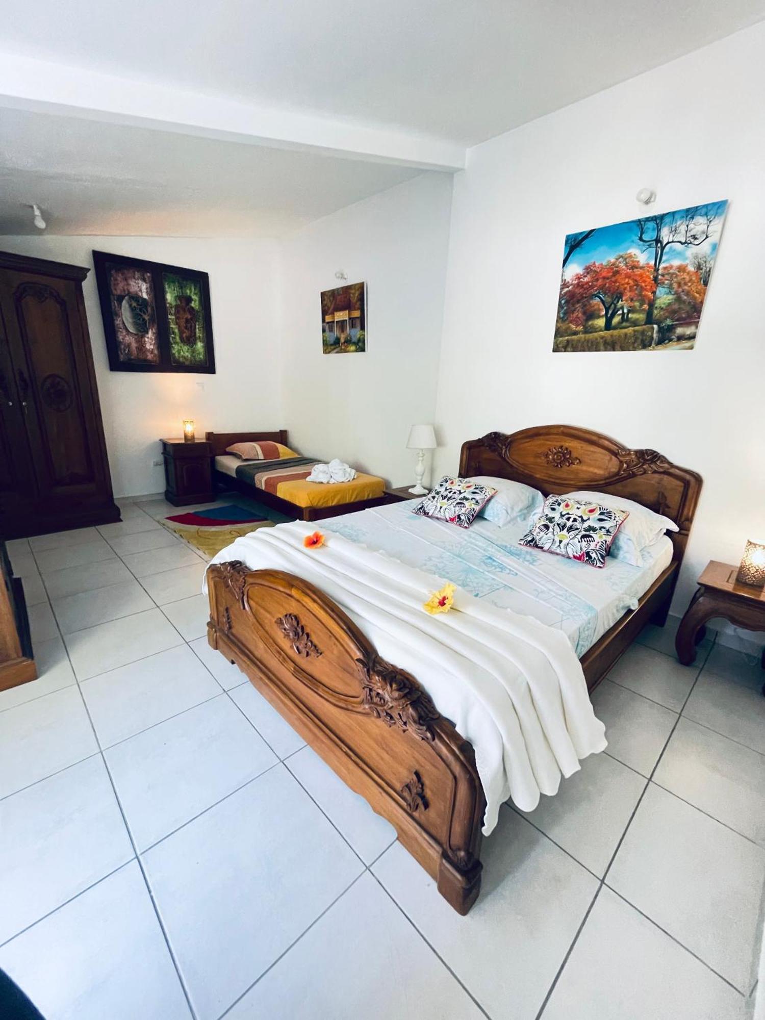 Adenora Bed & Breakfast แซ็ง-โฌเซฟ ภายนอก รูปภาพ